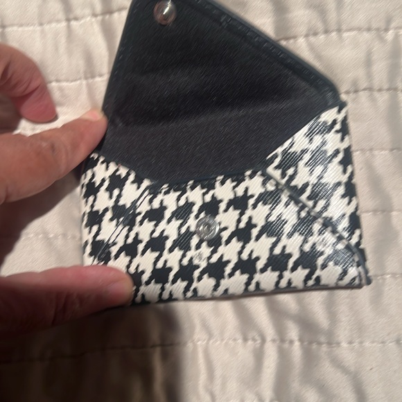 Small size wallet. Credit card size - Picture 3 of 3